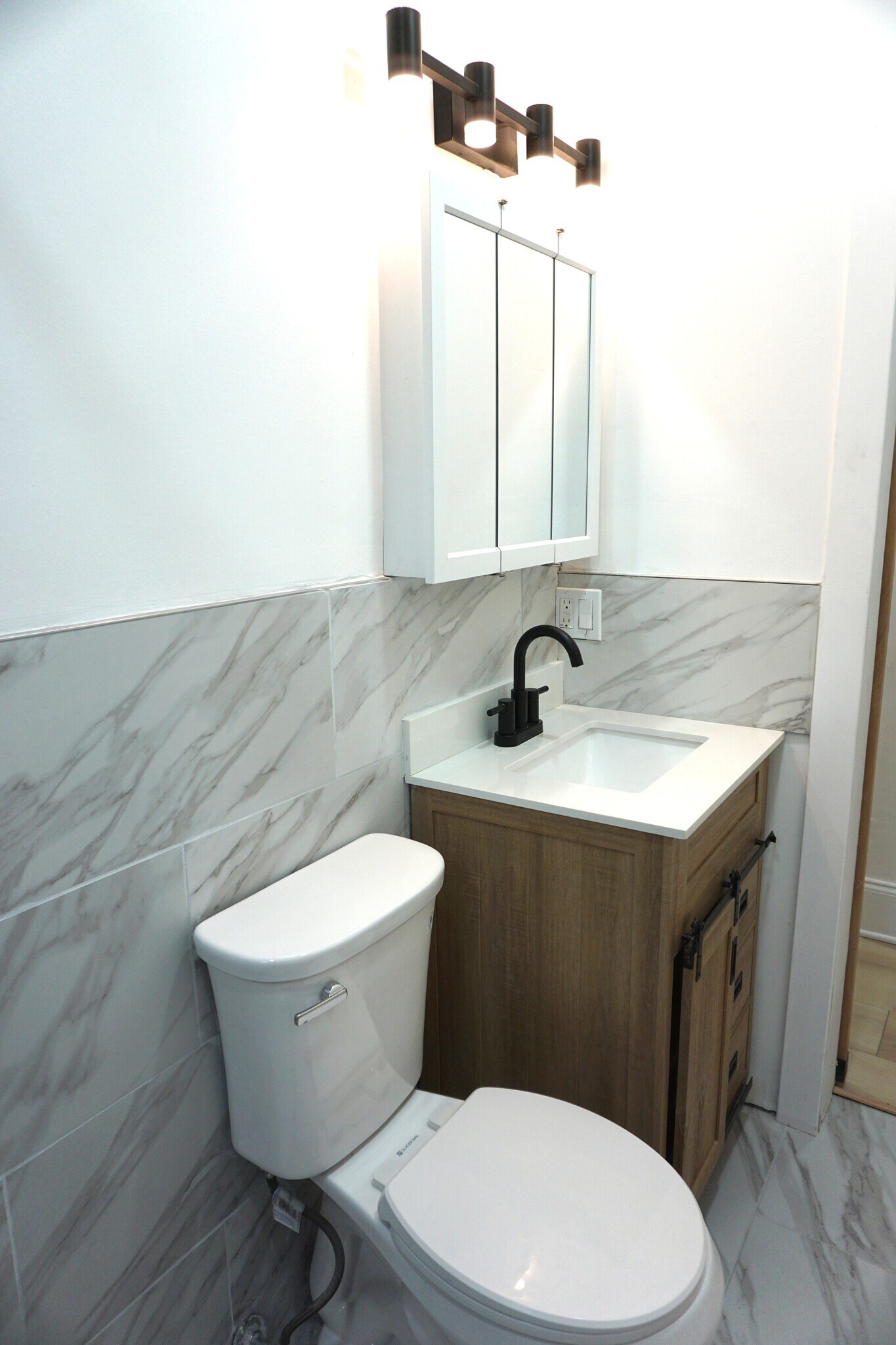 Building Photo - 1550 Warren St