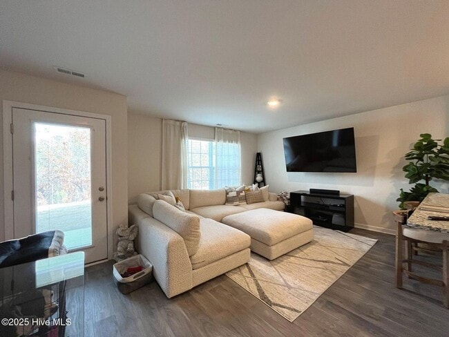 Building Photo - 2705 Gracie Ln