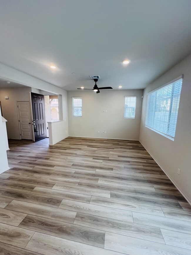 Building Photo - 40383 Birchfield Dr