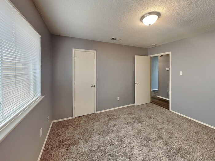 Building Photo - 12832 Dove Field Ln