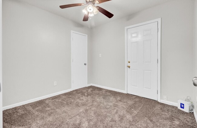 Building Photo - 1282 Maryland Dr