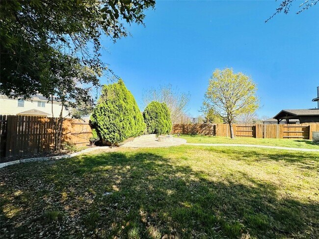 Building Photo - 2800 Canyon Valley Run