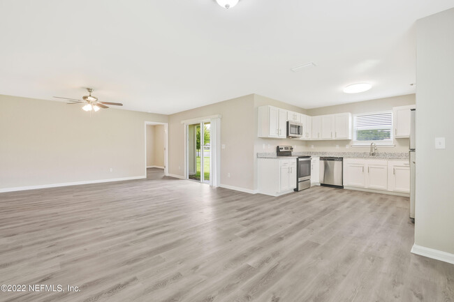 Building Photo - 78125 Saddle Rock Rd