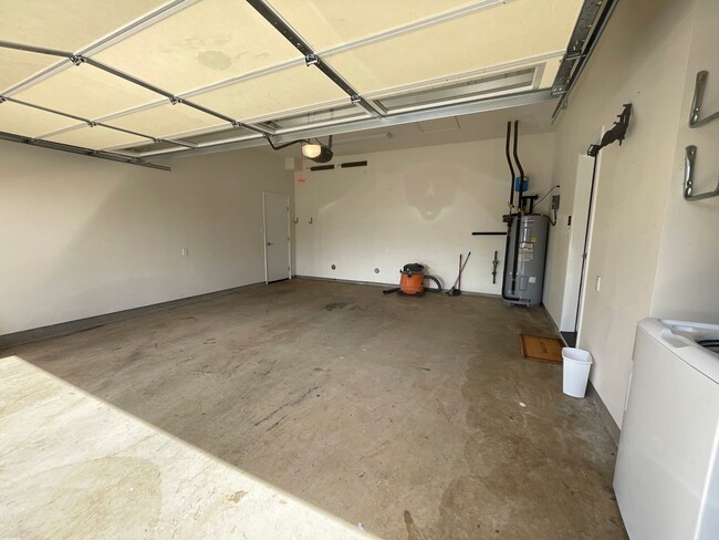Building Photo - 394 Kahoma Village Loop