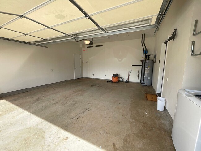 Building Photo - Pet Friendly Kahoma Village Furnished Three Bedroom