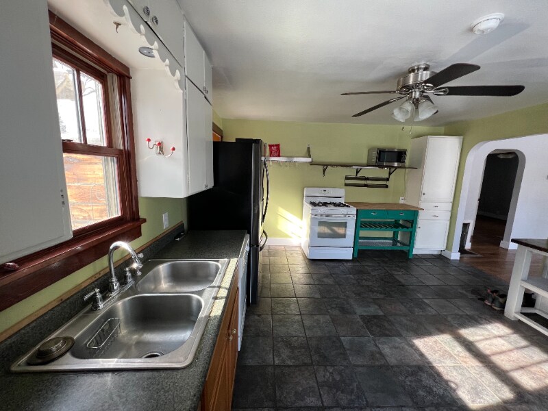 Building Photo - 419 Wood St