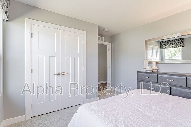 Building Photo - 505 Olivia Springs Dr