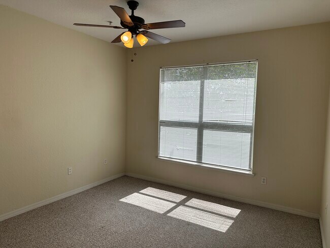 Building Photo - 5703 Legacy Crescent Pl