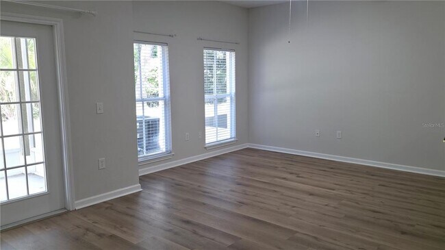 Building Photo - 8216 Downpatrick Ct