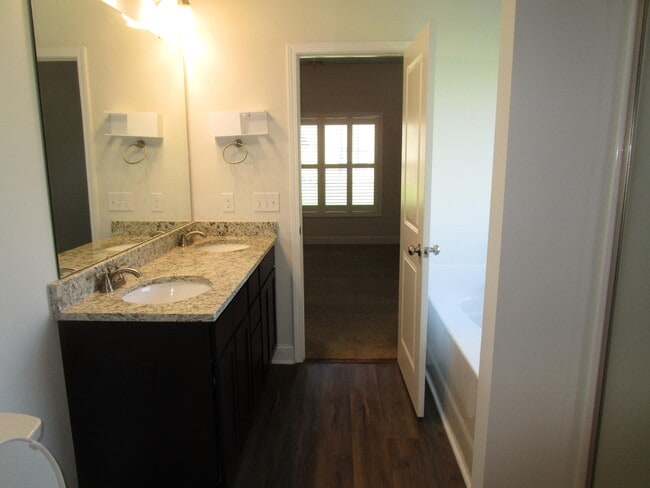 Building Photo - 420 Kittiwake Ln