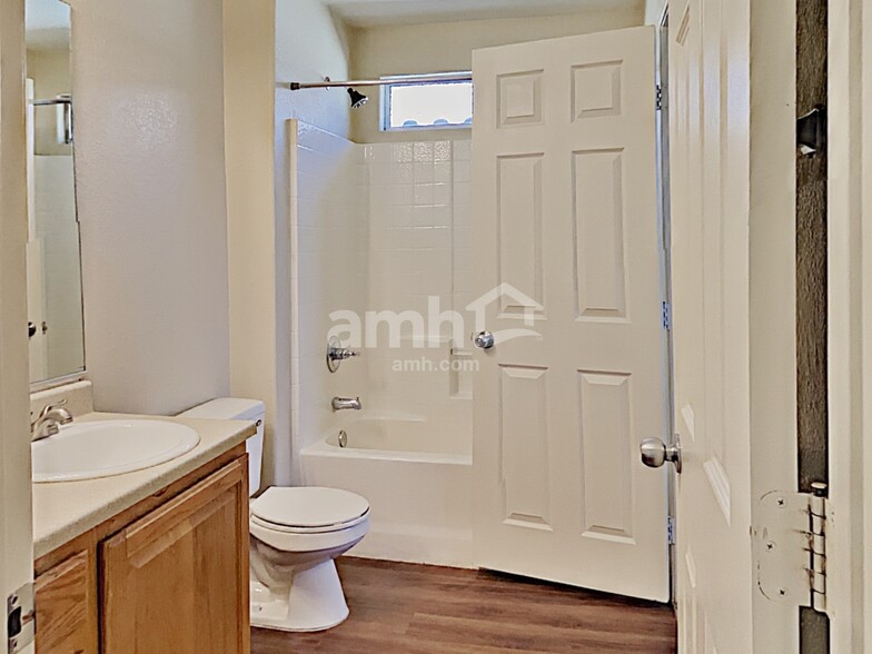 Building Photo - 6526 Brook Cottage Ln