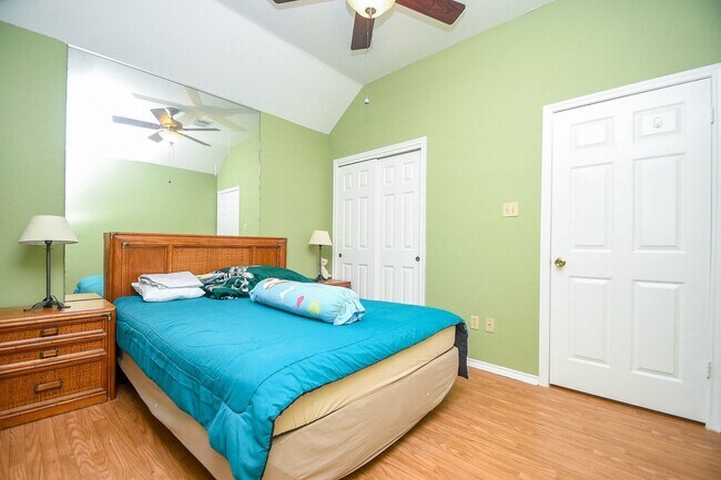Building Photo - 9111 Belle Glen Dr