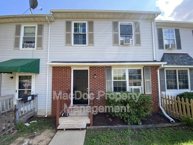 Building Photo - 624 Highview Ct