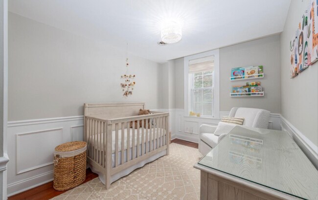 Building Photo - 307 Gaskill St