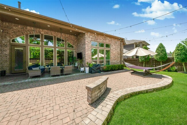 Building Photo - 30 Adrianna Path Dr