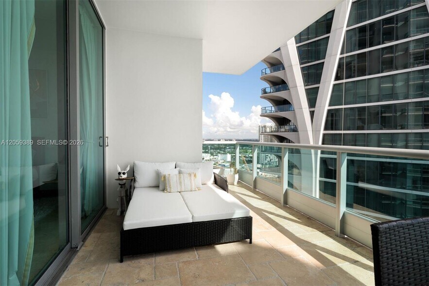 Building Photo - 900 Biscayne Blvd