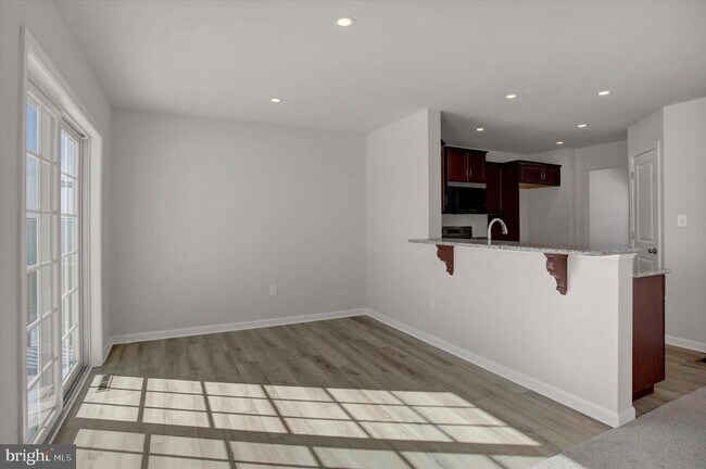 Building Photo - 601 Exeter Ln