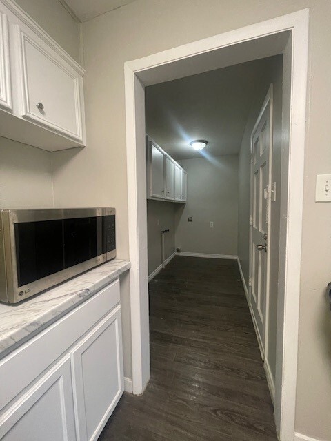 Building Photo - 8312 Granis St