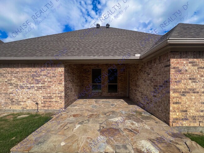 Building Photo - 240 Spyglass Dr