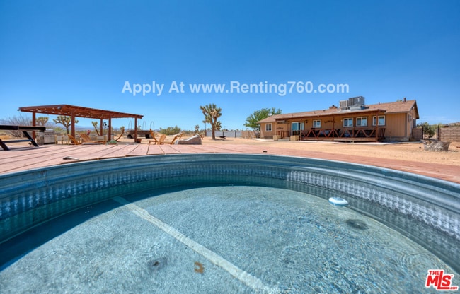 Building Photo - Updated 3 Bed 2 Bath Home on 2.5 Fenced In Acres with paid SOLAR PANELS!!