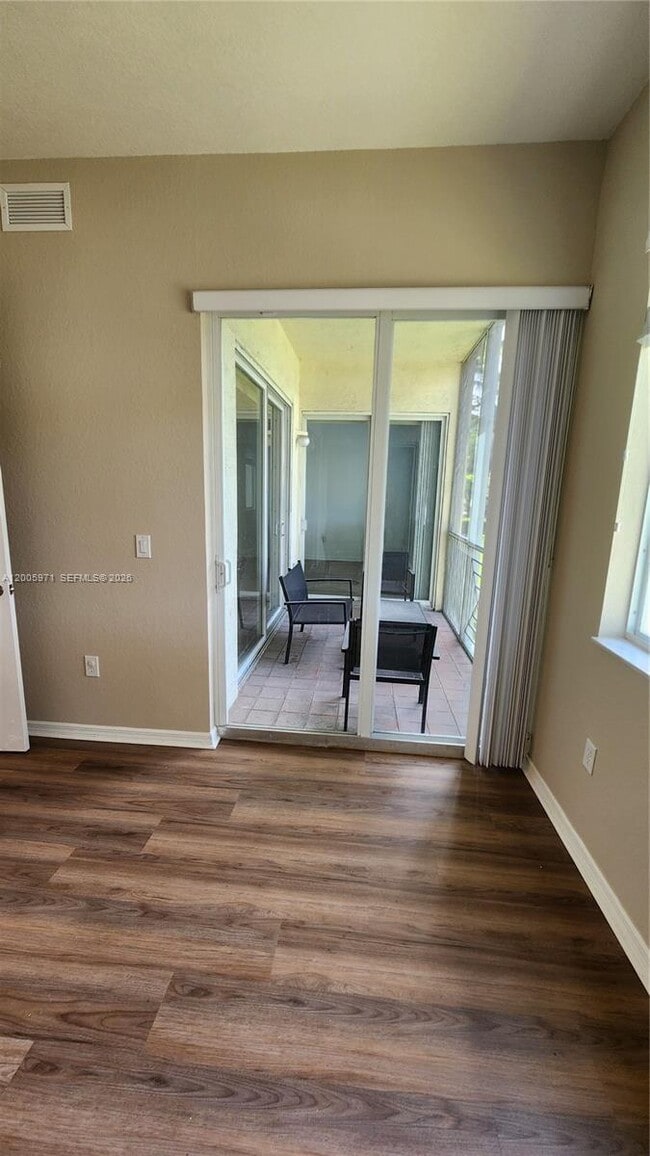 Building Photo - 3600 Oaks Clubhouse Dr
