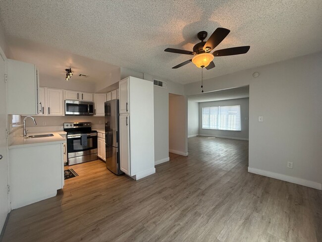 Building Photo - ***JUSTED REDUCED!!!*** Two-bedroom, one-and-a-half-bath townhouse in North Las Vegas.