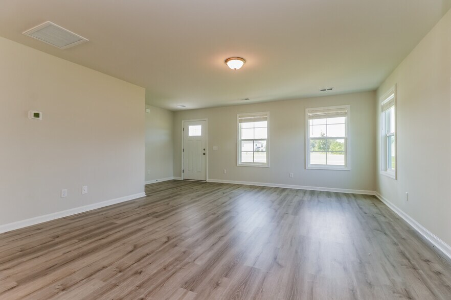 Building Photo - 20 Wilkins Rd