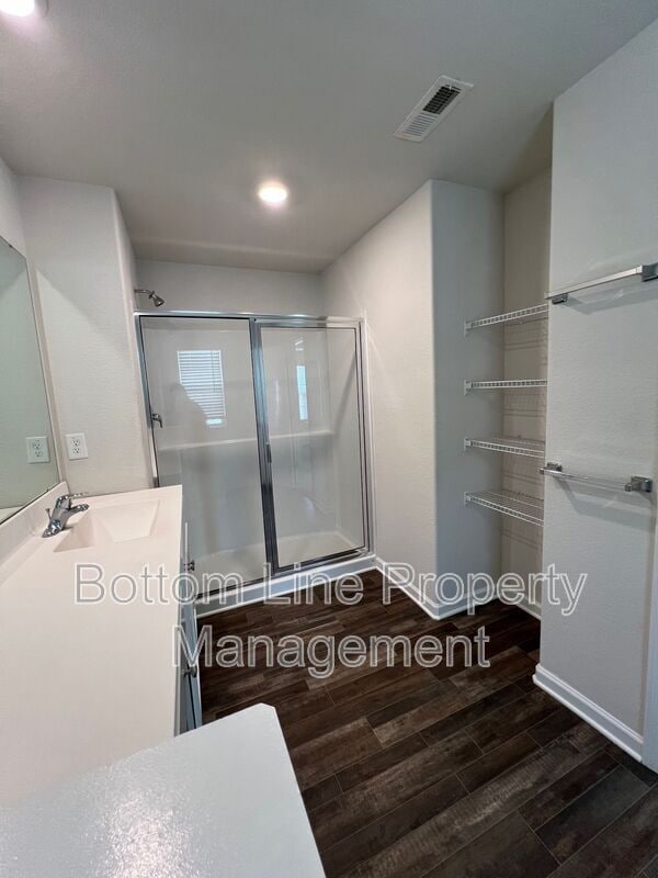 Building Photo - 608 Frosty Way