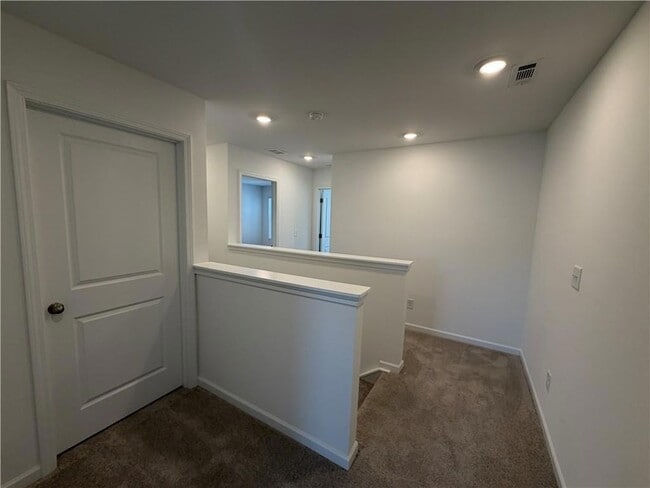 Building Photo - 6715 Armonia Dr