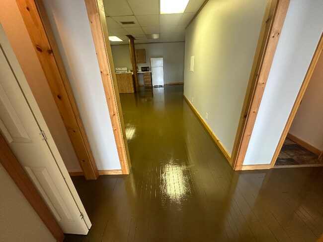 Building Photo - 120 N Main St