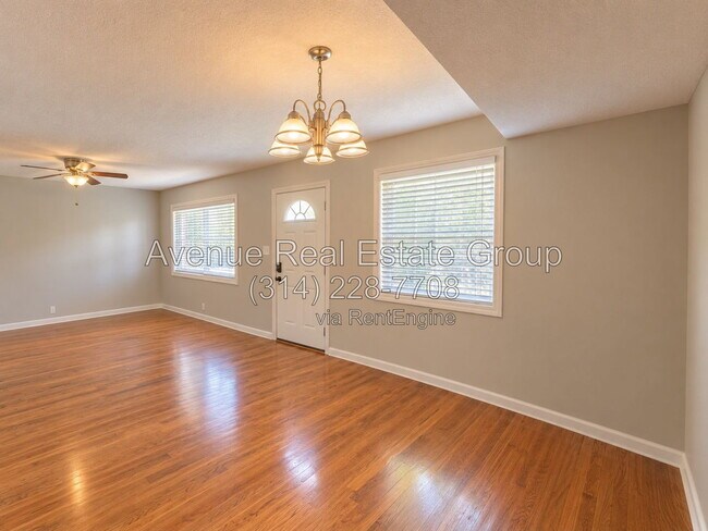 Building Photo - 516 Alcove Ave