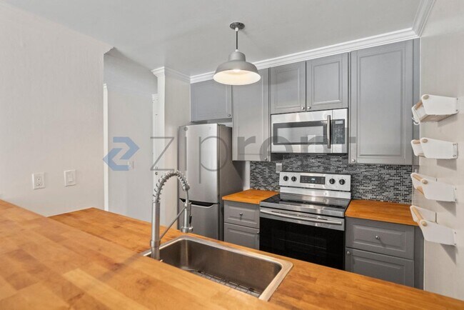 Building Photo - Unit 217