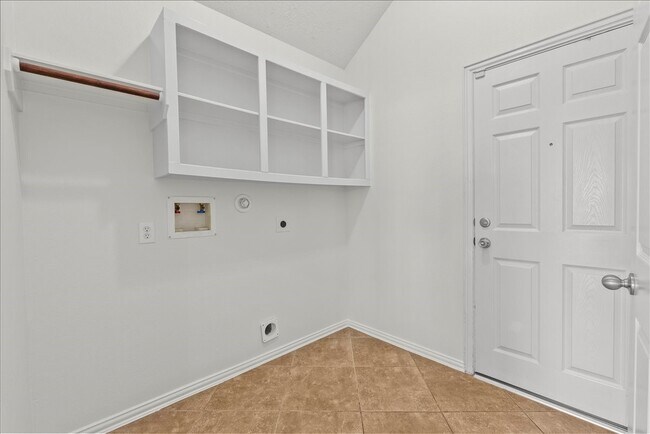 Building Photo - 2120 Red Timber Ct