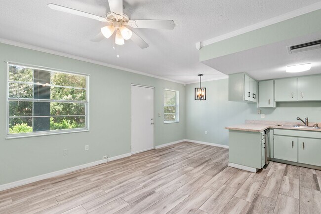 Building Photo - Bear Creek Apartments (1)