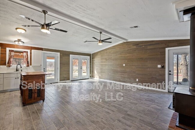 Building Photo - 933 Leatherwood Ln