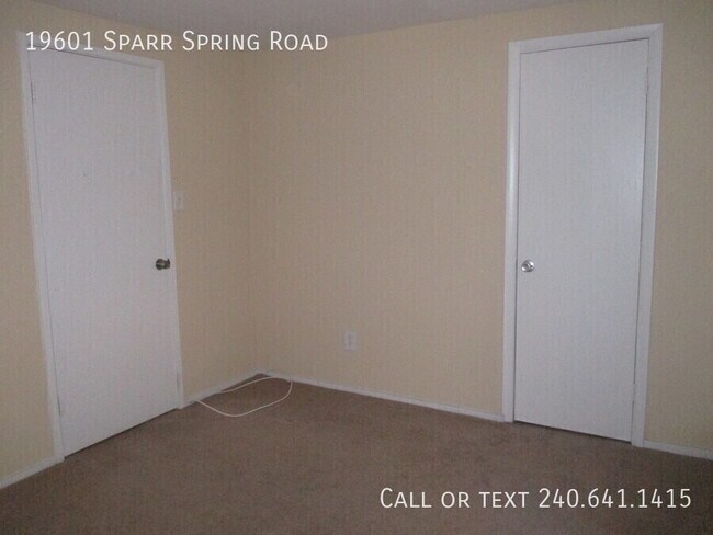 Building Photo - 19601 Sparr Spring Rd