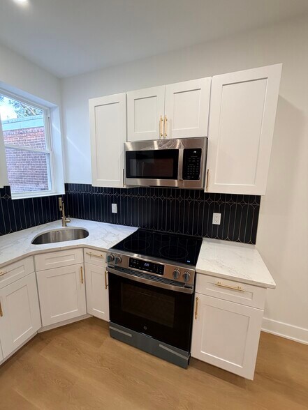 Building Photo - 1325 Kerbaugh St