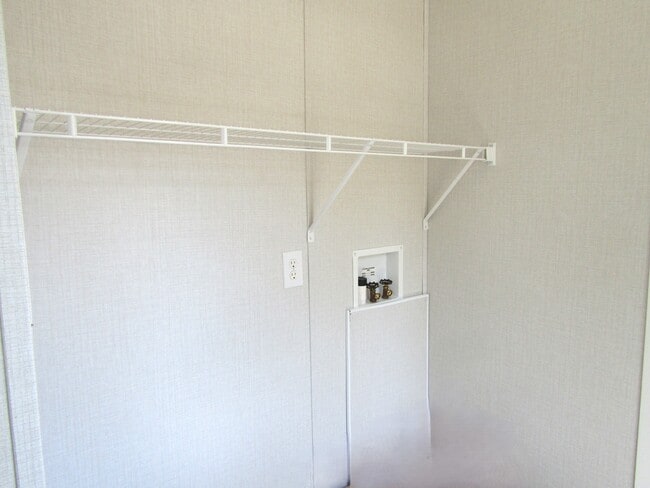 Building Photo - 200 Oak Harbor Camp