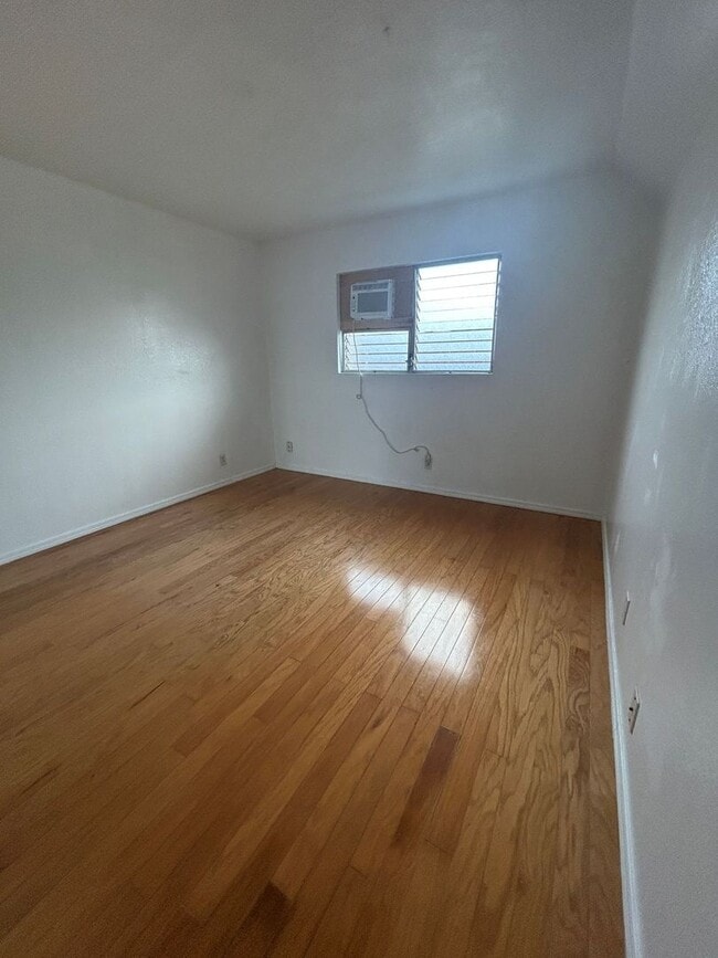 Building Photo - Townhome in Waiau, Pearl City