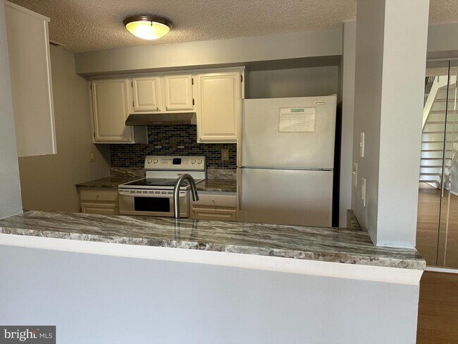 Building Photo - 1202 Aspen Dr