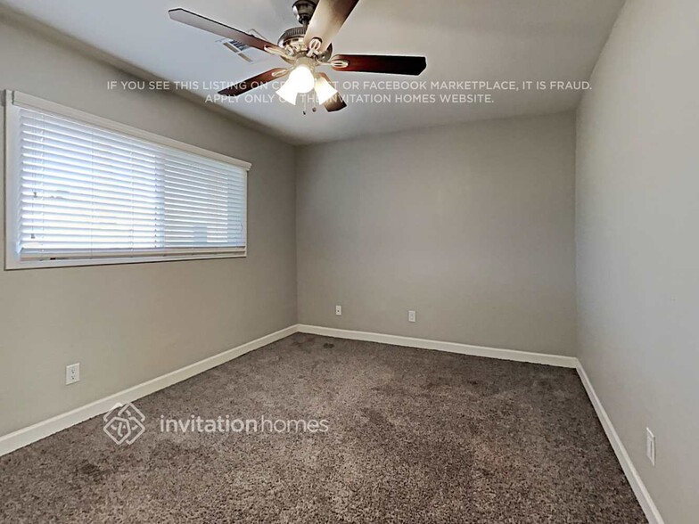 Building Photo - 1412 E Hermosa Dr