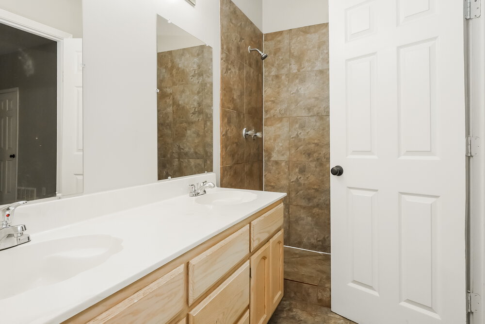Building Photo - 8170 Timber Knoll Ln