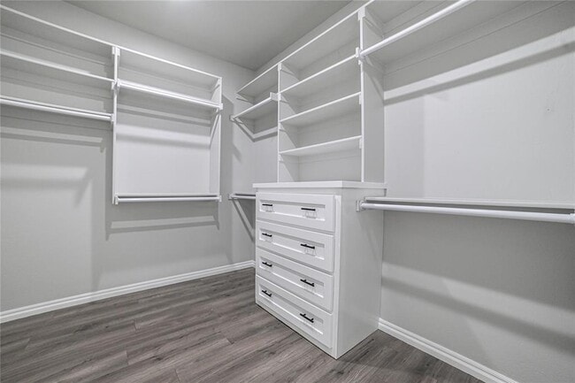 Building Photo - 4715 White Tail Ct