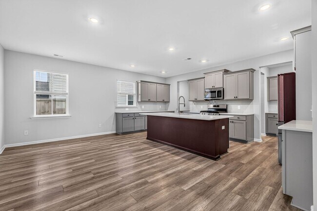 Building Photo - Modern Living in Summerville