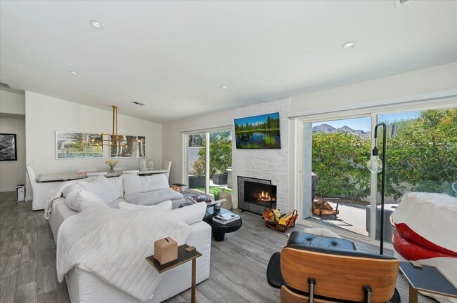 Building Photo - 54990 Avenida Madero
