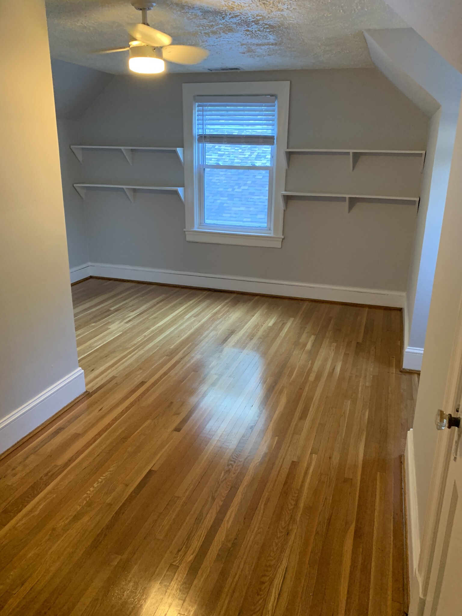 Upstairs bedroom 2 - 166 Montague St