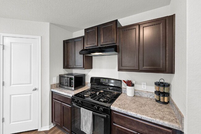 Building Photo - Located in the vibrant Valley Ranch commun...