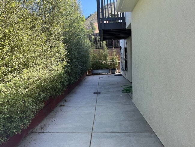 Building Photo - 110 Cuyama Ave