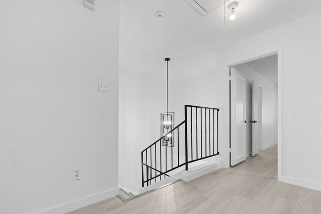 Building Photo - 6646 Montauk Dr