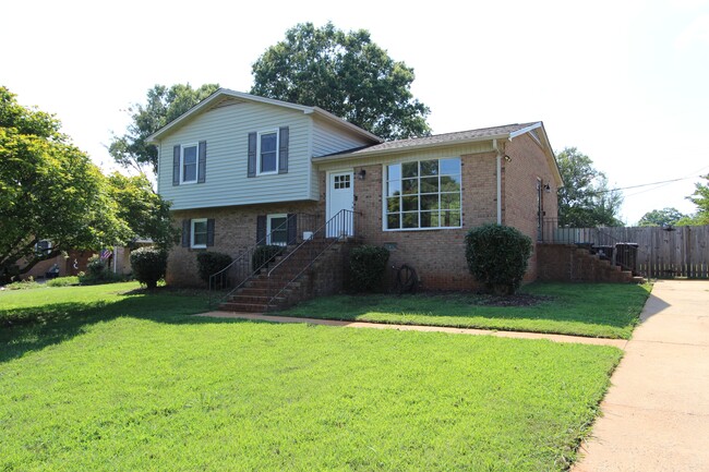 Primary Photo - 1766 Colony Rd